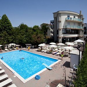 Hotel Capitol